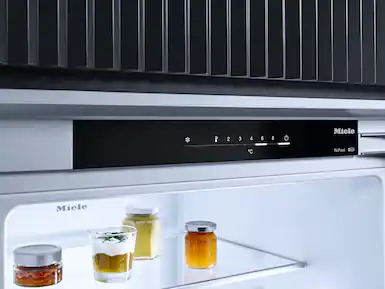 Миле Холодильно-морозильная комбинация KDN 7724 E Active Miele